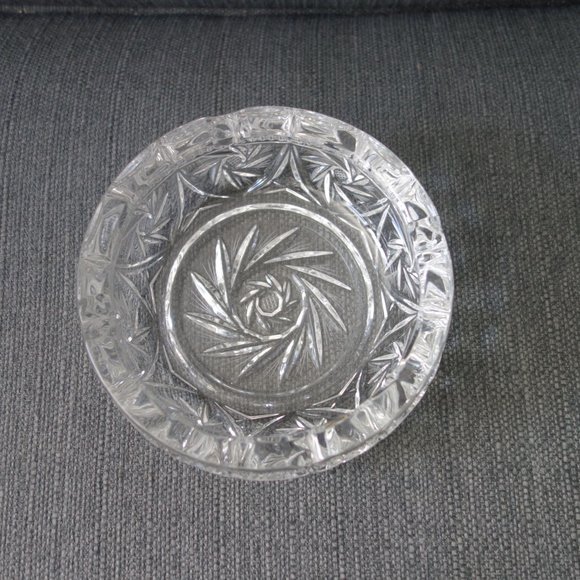 Vintage Fancy Glass Heavy Ash Tray - Picture 3 of 7